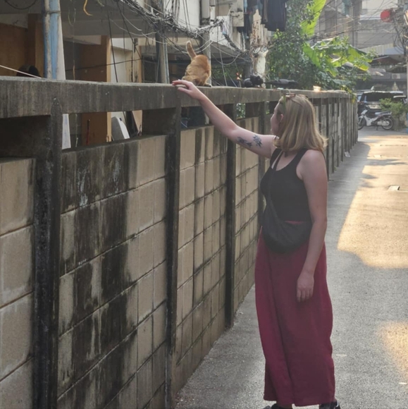 Meet your Posher, Laurie - Picture 1 of 1